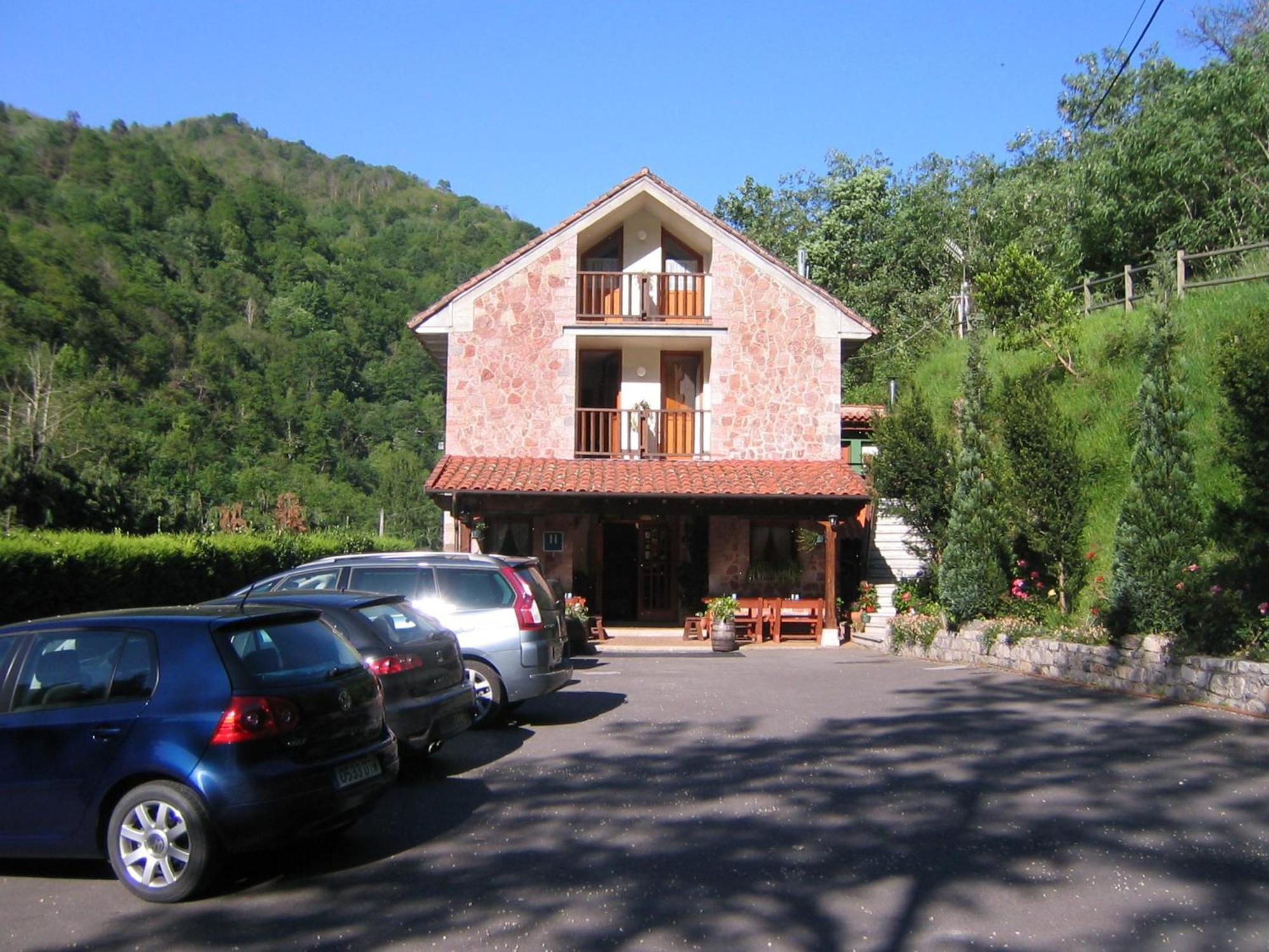 La Salmonera Cangas De Onis Cano Ngoại thất bức ảnh